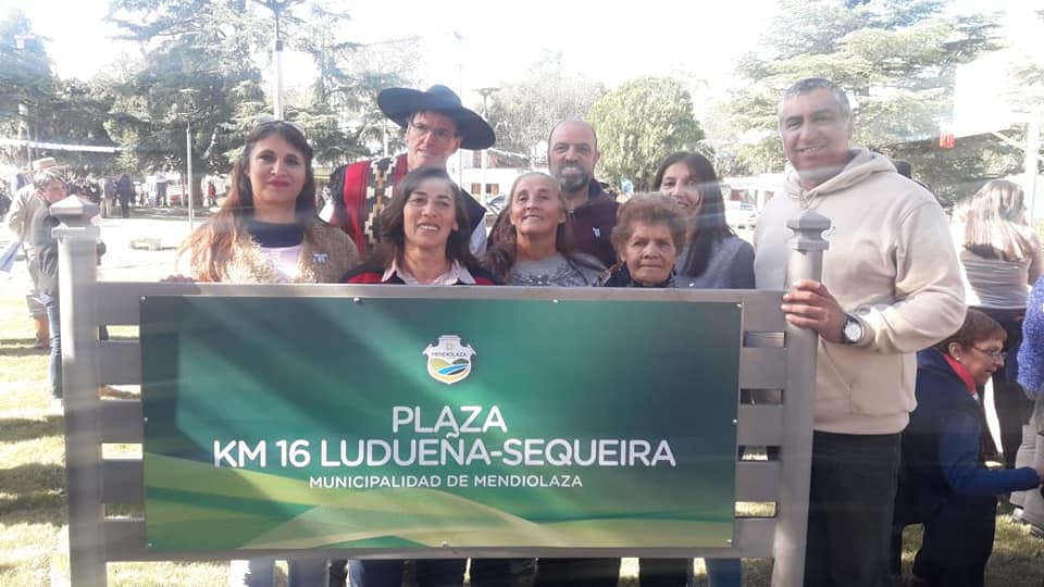 Se renuevan las Comisiones en Mendiolaza. Comision de B° Los Cigarrales en la inauguración de la plaza