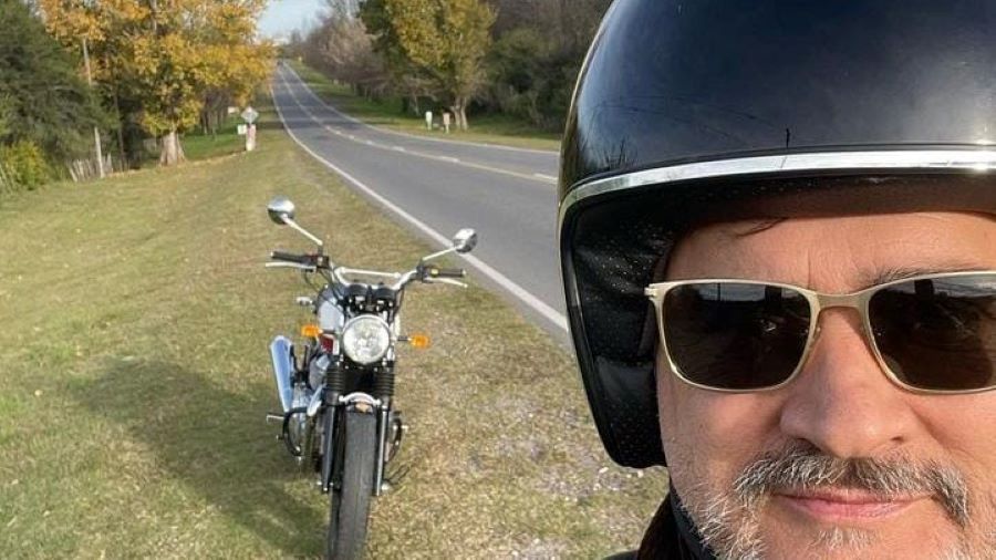 Moto y montaña desde Mendiolaza. Sergio Dusi