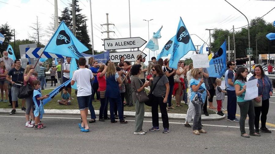 Votan los docentes en Mendiolaza