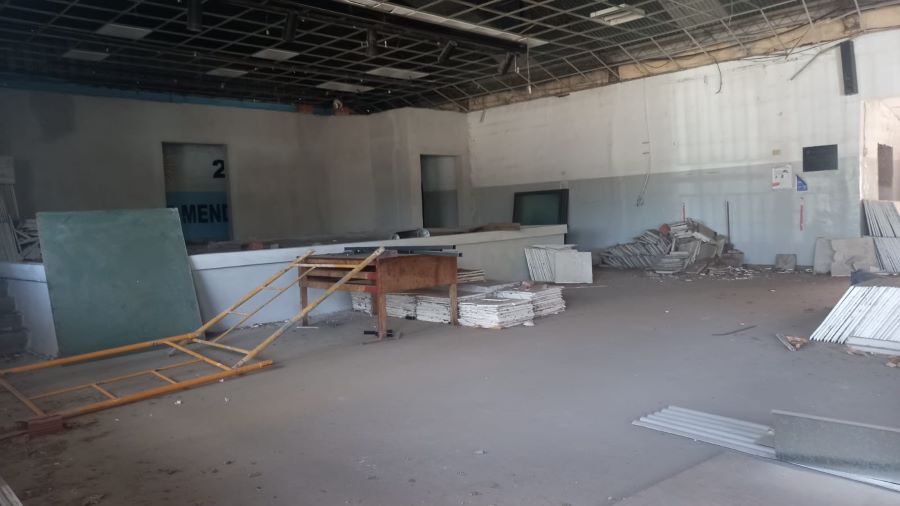 Escenario del salón Cacho Seguí en obras