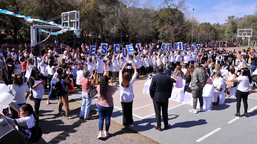 Centenario de la escuela de Mendiolaza