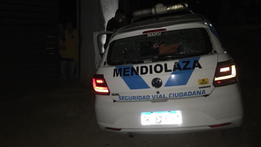 Móvil de eguridad Ciudadana apedreado por vecinos