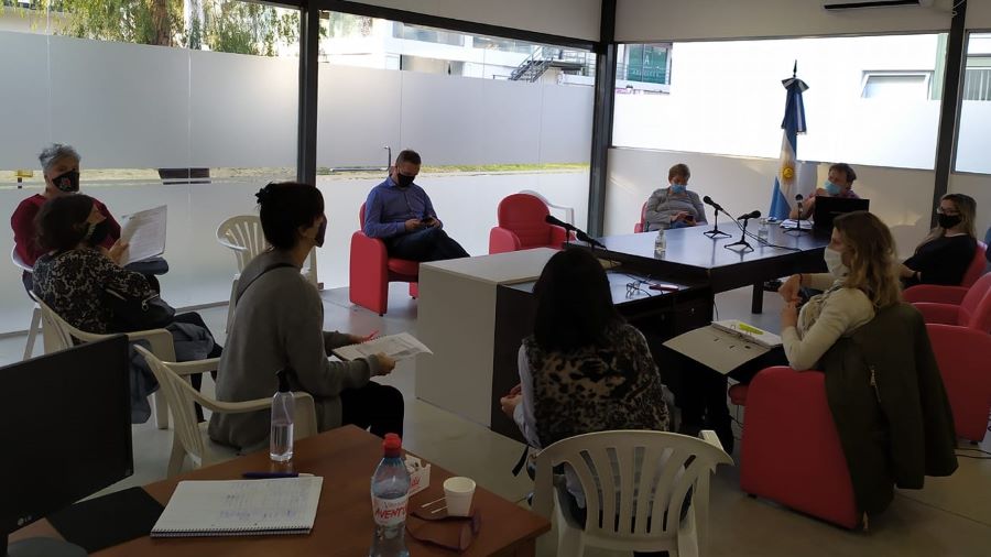 Trabajo en comisión de las agrupaciones feministas en el HCD