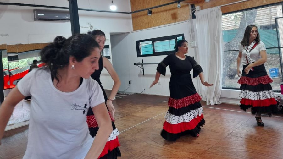 Clase de flamenco en Espacio Paola Cecchia