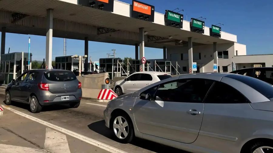 Automóviles en el peaje