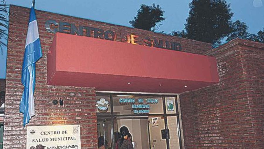 Frente del centro de salud de Mendiolaza