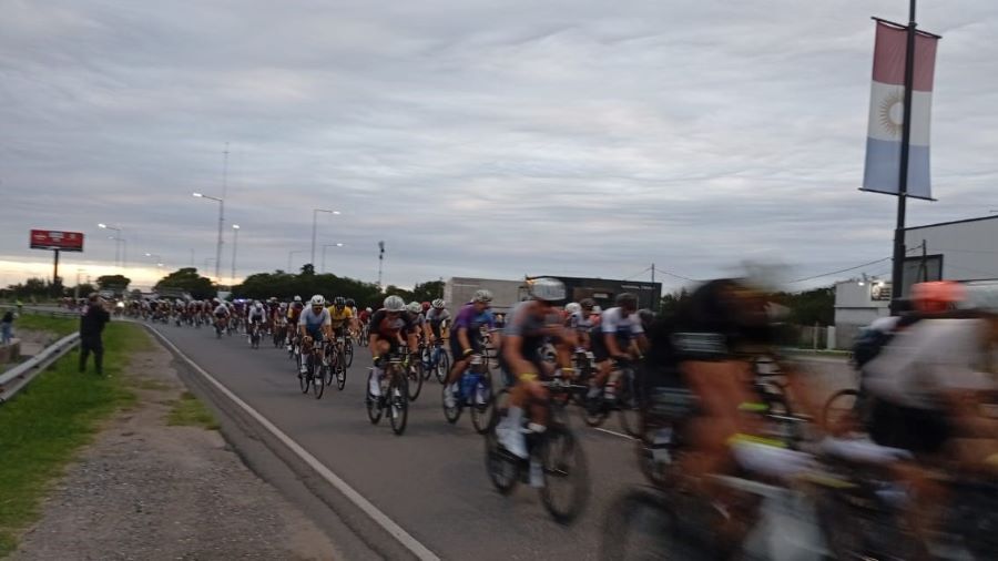 El Tour de France bordeó Mendiolaza L’Étape Argentina reunió 2.500 participantes