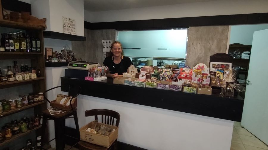 Pintura y cosas ricas en Mendiolaza Reinventarse en tiempos difíciles