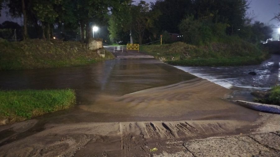 Permanecen cerrados los vados en Mendiolaza Lluvias y el dique sobre el nivel del vertedero