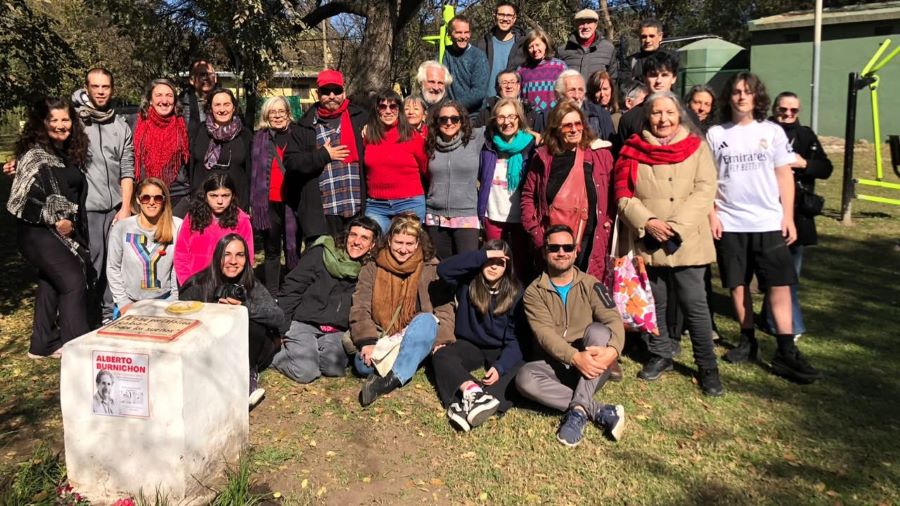 Mendiolaza homenajeó a Alberto Burnichón. La Comisión mantiene viva la memoria del editor